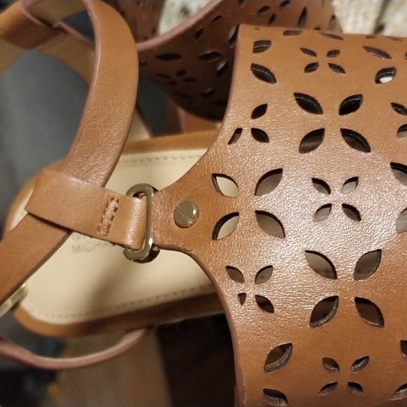 Michael Kors wedge sandal - Picture 7 of 7